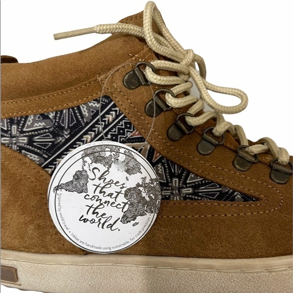 NWT- Inkkas Tan Suede camping boots. Size 12 - Picture 12 of 12